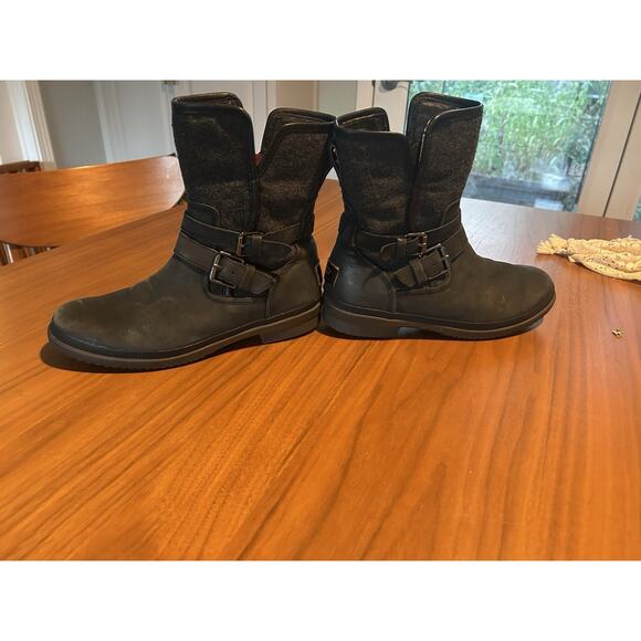 UGG Simmens Women's Size 7.5 Grey Leather Boots, Waterproof, Wool-Lined size 7.5 - Picture 1 of 5